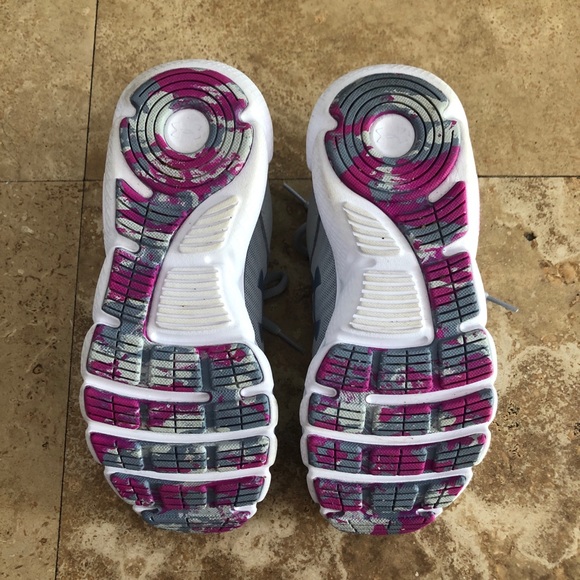 Under Armour Charged Assert Sz 6.5 Sneakers - Picture 12 of 12